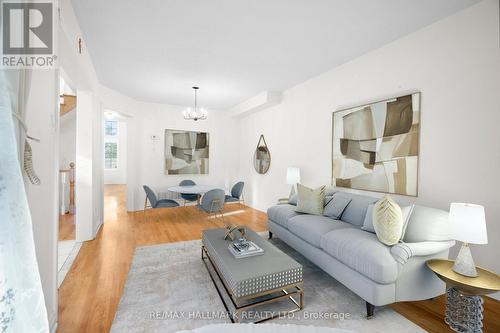 66 Prairie Rose Circle, Brampton, ON - Indoor Photo Showing Living Room