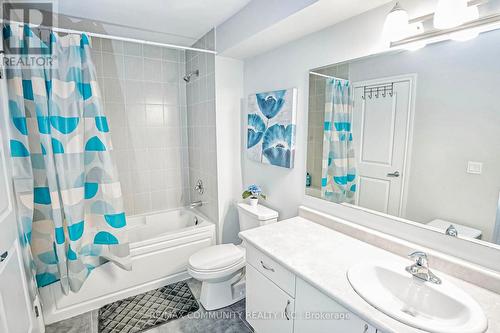 40 - 2500 Hill Rise Court, Oshawa, ON - Indoor Photo Showing Bathroom