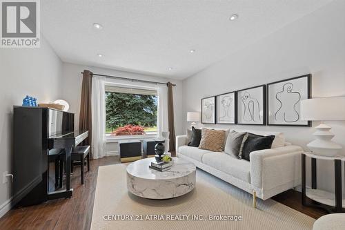 2243 Rodick Road, Markham, ON - Indoor Photo Showing Living Room