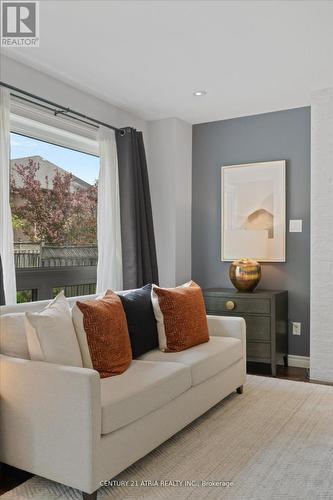 2243 Rodick Road, Markham, ON - Indoor Photo Showing Living Room