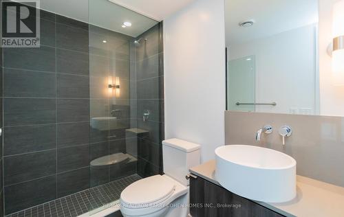 1807 - 161 Roehampton Avenue, Toronto, ON - Indoor Photo Showing Bathroom