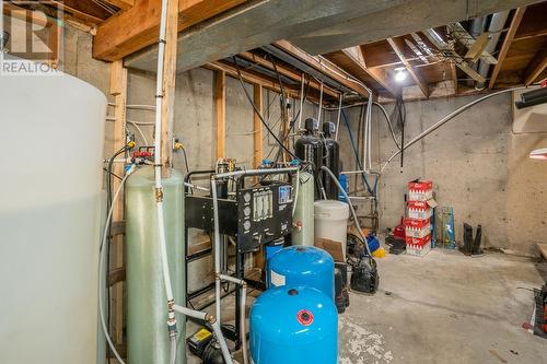 5139 Watson Lake Road, 100 Mile House, BC - Indoor Photo Showing Basement