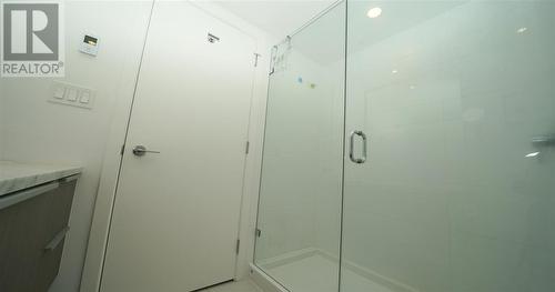 3907 6461 Telford Avenue, Burnaby, BC - Indoor Photo Showing Bathroom