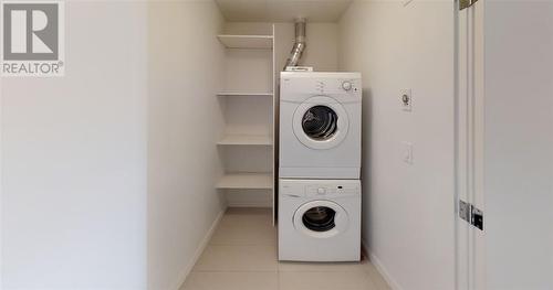 3907 6461 Telford Avenue, Burnaby, BC - Indoor Photo Showing Laundry Room