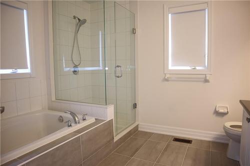 9242 White Oak Avenue, Niagara Falls, ON - Indoor Photo Showing Bathroom