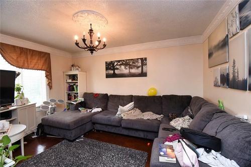 505 Wellington Street N, Hamilton, ON - Indoor Photo Showing Living Room