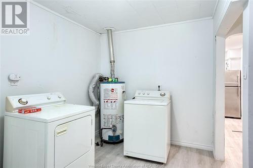 1655 Ford, Windsor, ON - Indoor Photo Showing Laundry Room