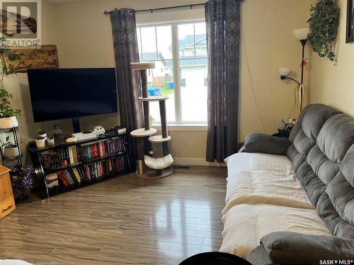 893 6Th Street E, Prince Albert, SK - Indoor Photo Showing Living Room