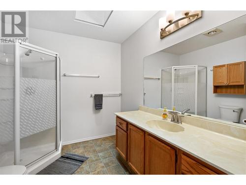 2200 Gordon Drive Unit# 58, Kelowna, BC - Indoor Photo Showing Bathroom