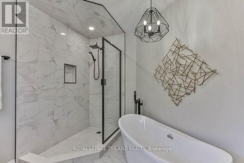 16 Pinehurst Drive, Thames Centre (Dorchester), ON - Indoor Photo Showing Bathroom