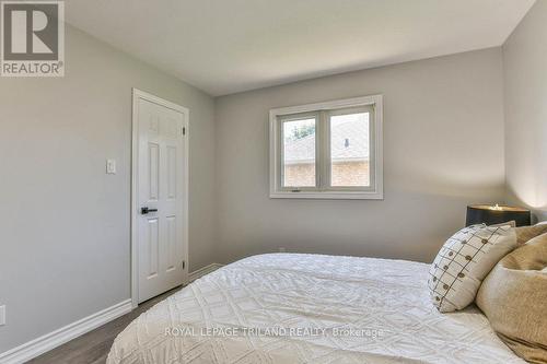 16 Pinehurst Drive, Thames Centre (Dorchester), ON - Indoor Photo Showing Bedroom