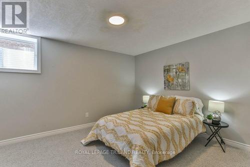 16 Pinehurst Drive, Thames Centre (Dorchester), ON - Indoor Photo Showing Bedroom