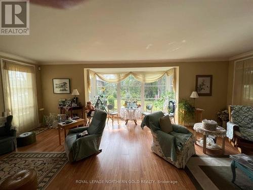 3 Kerr Crescent, Mcgarry, ON - Indoor Photo Showing Living Room