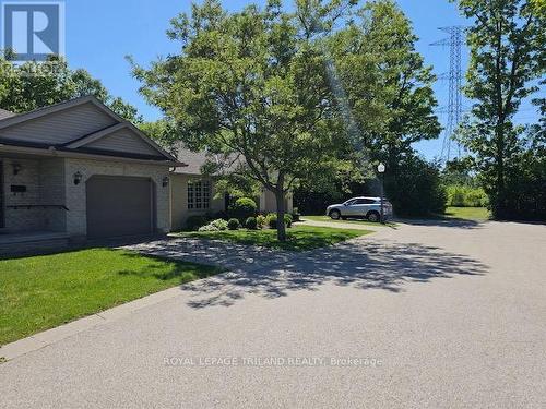 7 - 410 Burwell Road, St. Thomas, ON - Outdoor