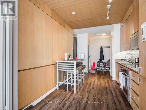 3616 - 15 Iceboat Terrace, Toronto, ON - Indoor Photo Showing Kitchen