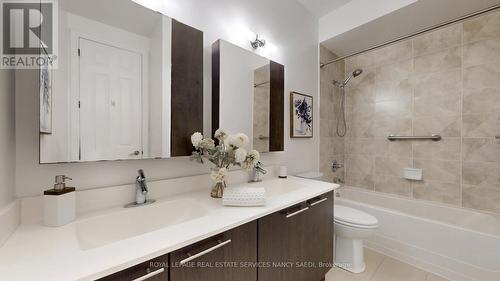 Uph02 - 39 Galleria Parkway, Markham, ON - Indoor Photo Showing Bathroom