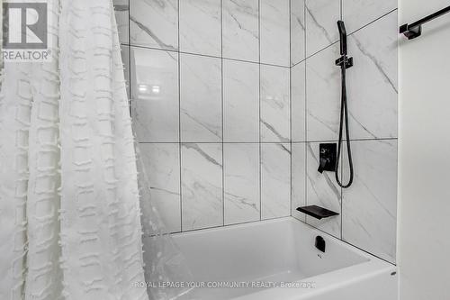 99 Ondrey Street, Bradford West Gwillimbury, ON - Indoor Photo Showing Bathroom