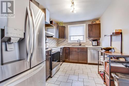 99 Ondrey Street, Bradford West Gwillimbury, ON - Indoor Photo Showing Kitchen