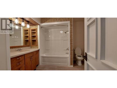 1290 Mackenzie 20 Highway, Hagensborg, BC - Indoor Photo Showing Bathroom