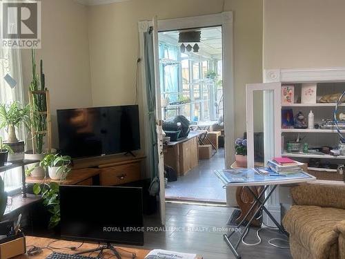 161 Foster Avenue, Belleville, ON - Indoor Photo Showing Living Room