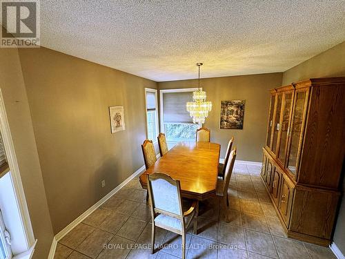 397 Brigade Drive, Hamilton, ON - Indoor Photo Showing Dining Room