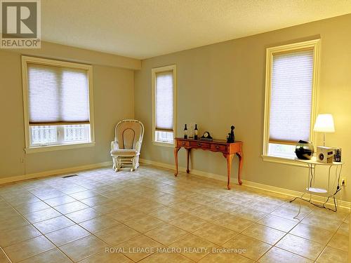 397 Brigade Drive, Hamilton, ON - Indoor Photo Showing Other Room