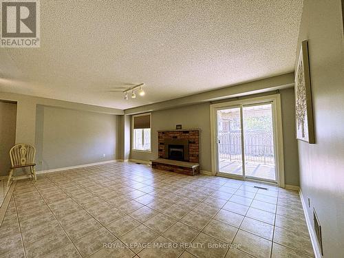 397 Brigade Drive, Hamilton, ON - Indoor Photo Showing Other Room