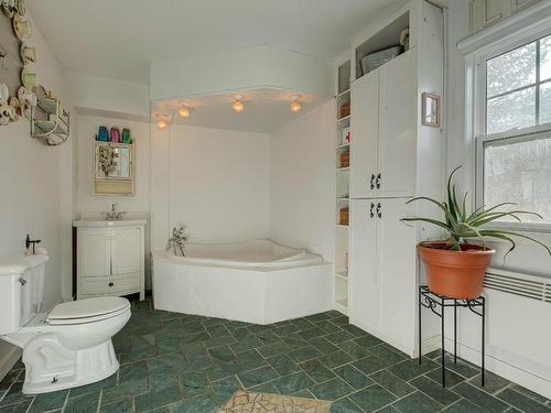 Salle de bains - 3025 Mtée Adam, Saint-Hyacinthe, QC - Indoor Photo Showing Bathroom