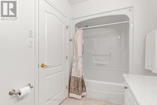 25 - 35 Heartwood Drive, Belleville, ON - Indoor Photo Showing Bathroom