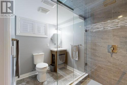 17 College Street, Toronto, ON - Indoor Photo Showing Bathroom