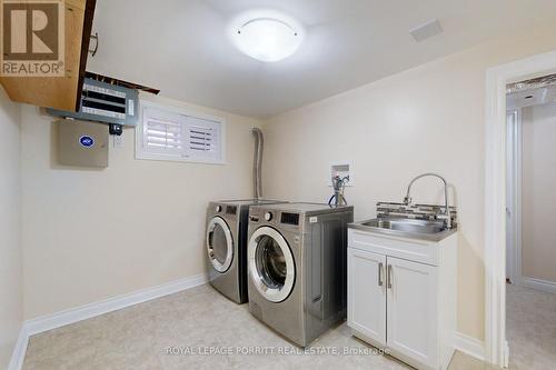 17 College Street, Toronto, ON - Indoor Photo Showing Laundry Room