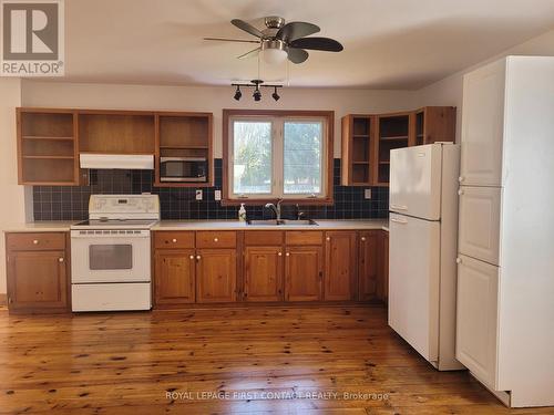 57 Boyne Street, New Tecumseth, ON - Indoor Photo Showing Kitchen With Double Sink