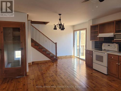 57 Boyne Street, New Tecumseth, ON - Indoor Photo Showing Kitchen