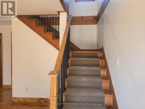 57 Boyne Street, New Tecumseth, ON - Indoor Photo Showing Other Room