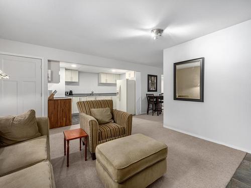 181 Homestead Road, Lillooet, BC - Indoor Photo Showing Living Room