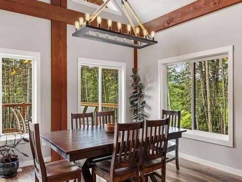 2409 Heffley Louis Cr Rd, Sun Peaks, BC - Indoor Photo Showing Dining Room