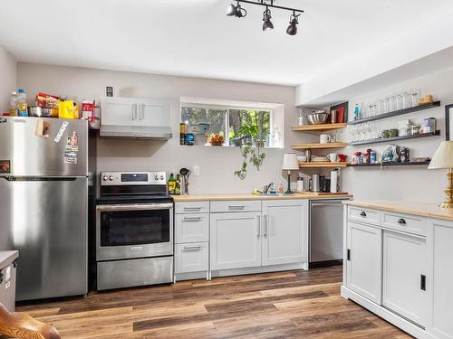 2409 Heffley Louis Cr Rd, Sun Peaks, BC - Indoor Photo Showing Kitchen