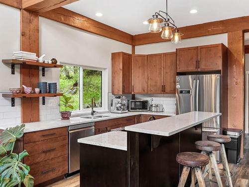 2409 Heffley Louis Cr Rd, Sun Peaks, BC - Indoor Photo Showing Kitchen With Double Sink