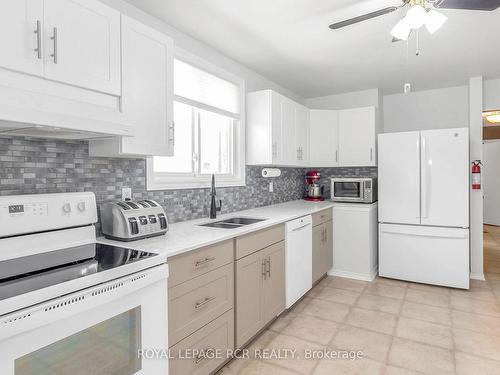 365 Parkwood Ave, Bradford West Gwillimbury, ON - Indoor Photo Showing Kitchen With Double Sink