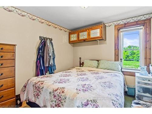 146 Toronto St, Grey Highlands, ON - Indoor Photo Showing Bedroom