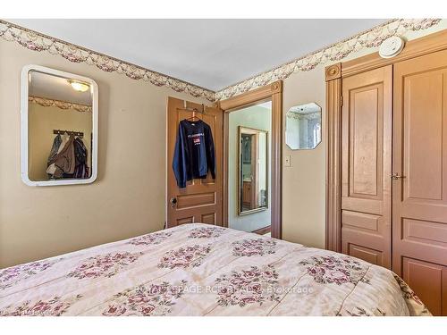 146 Toronto St, Grey Highlands, ON - Indoor Photo Showing Bedroom