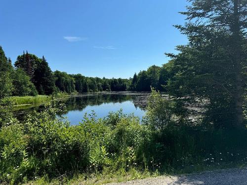 Ã proximitÃ© - 35 Mtée Des Chevaliers, Val-Des-Monts, QC 