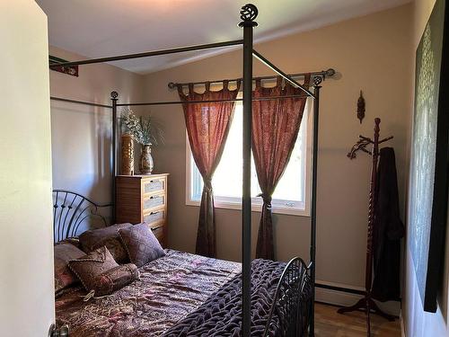 Bedroom - 104 Rue Des Rochelois, Port-Cartier, QC - Indoor Photo Showing Bedroom