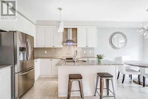 2056 Allison Street, Innisfil, ON - Indoor Photo Showing Kitchen With Upgraded Kitchen