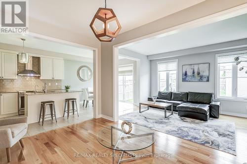 2056 Allison Street, Innisfil, ON - Indoor Photo Showing Living Room