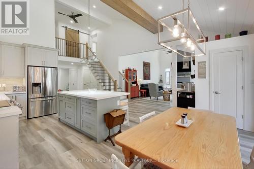 826 Adams Road, Innisfil, ON - Indoor Photo Showing Kitchen With Upgraded Kitchen