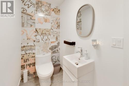 826 Adams Road, Innisfil, ON - Indoor Photo Showing Bathroom