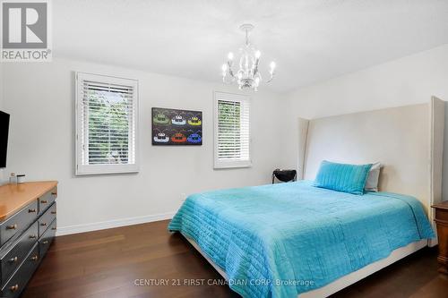 376 Grangeover Avenue, London, ON - Indoor Photo Showing Bedroom