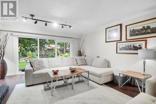 376 Grangeover Avenue, London, ON - Indoor Photo Showing Living Room