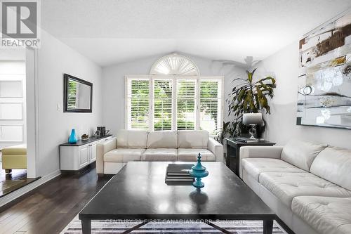 376 Grangeover Avenue, London, ON - Indoor Photo Showing Living Room